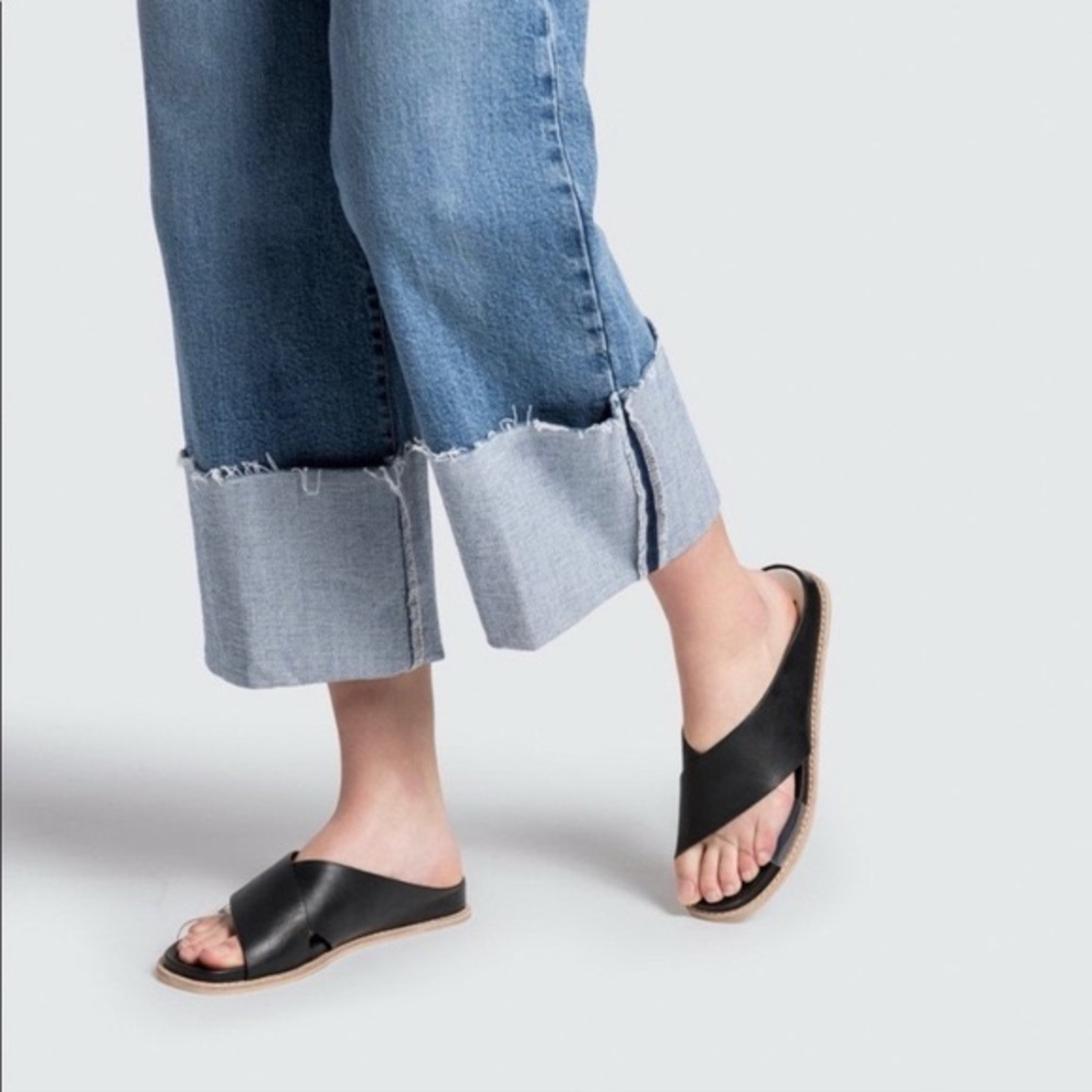 Dolce Vita Griff Black Leather slides/sandals